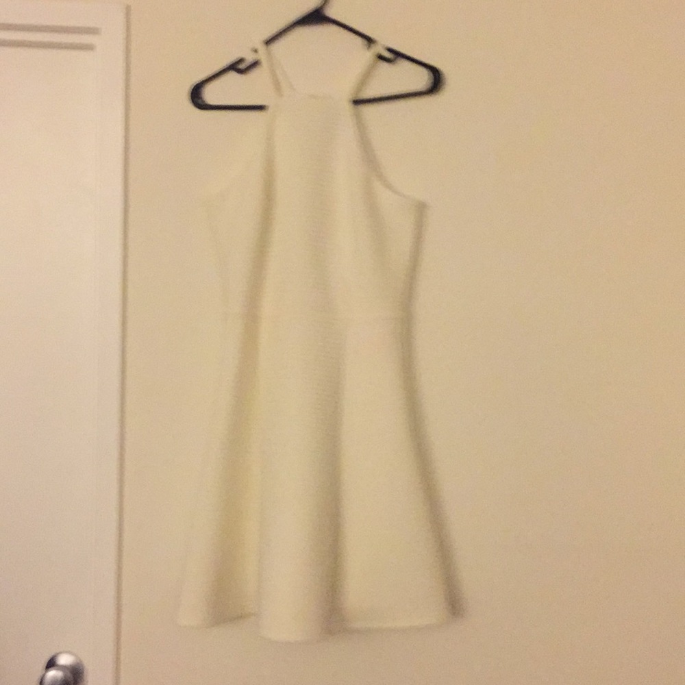 Beautiful white lined dress with slight flair